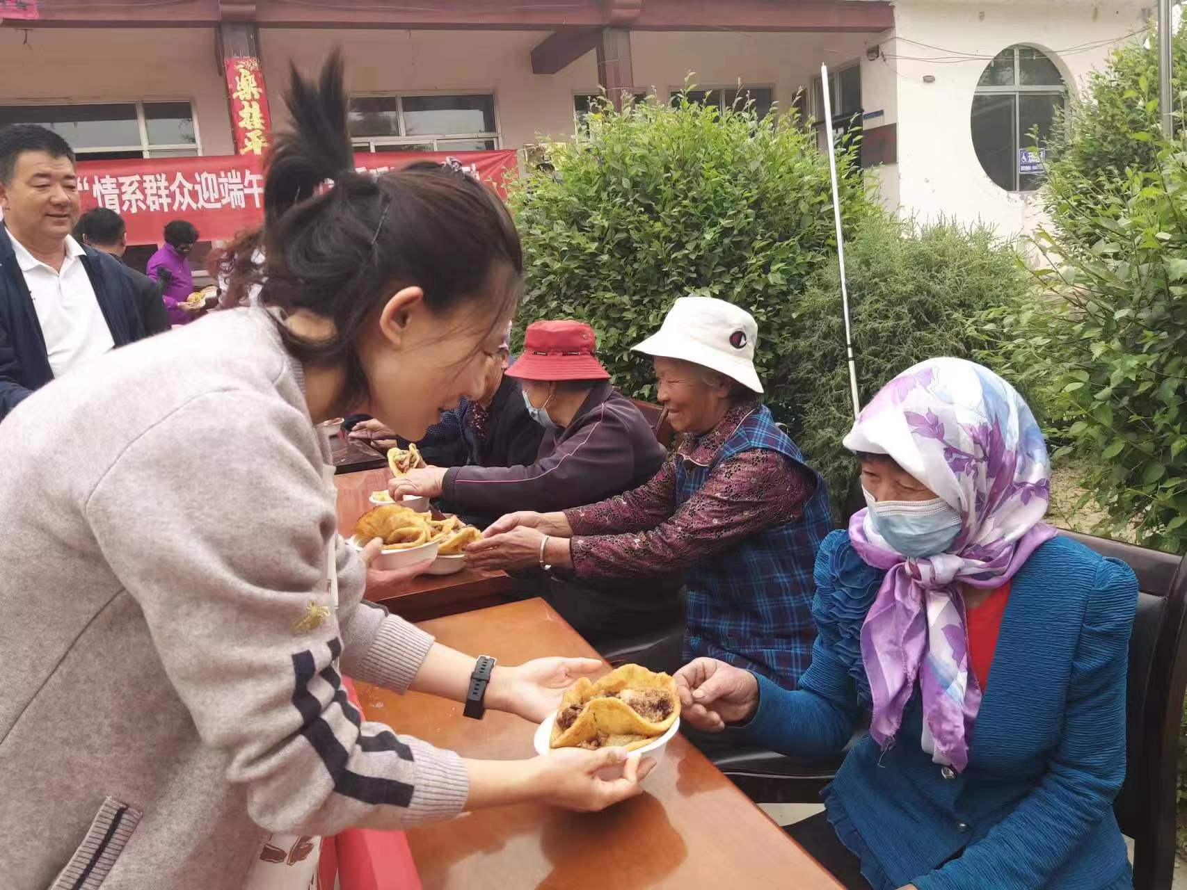 甘州区花寨乡:情系群