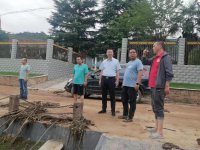 成县小川镇:干群齐心