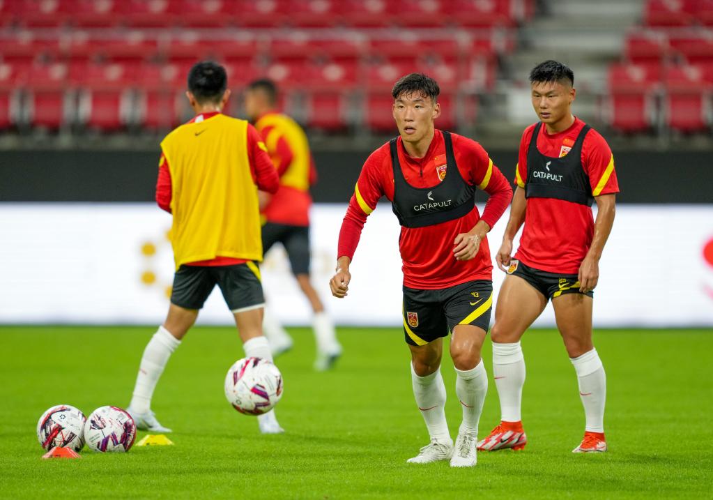 国足亚运队24人集训名