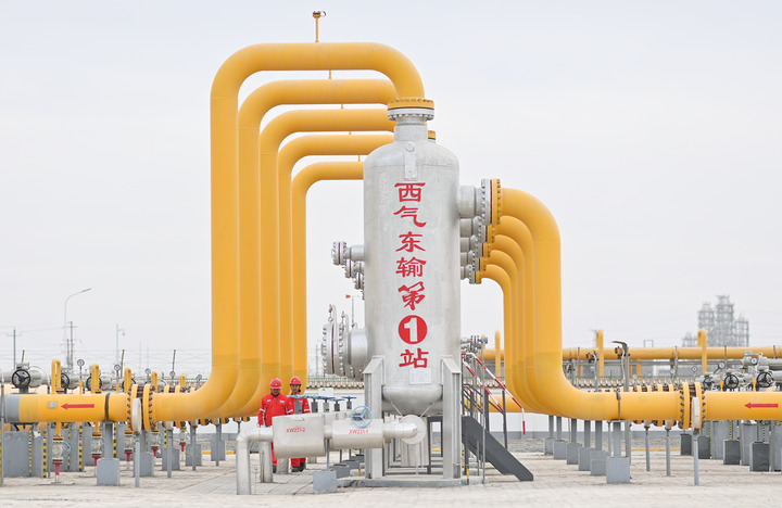 新疆:聚焦“八大产业