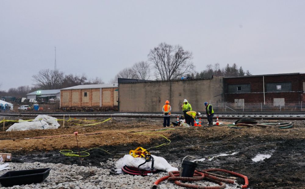 美媒:“毒列车”数百