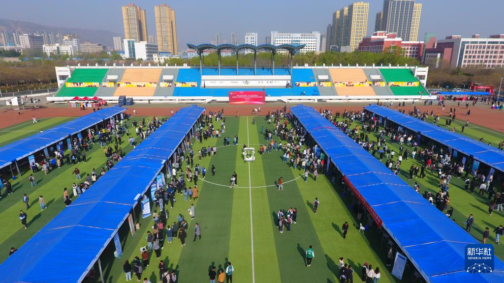 甘肃：多措并举拓宽毕